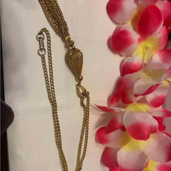Elegant Gold Tassel Necklace - Picture 2 of 2
